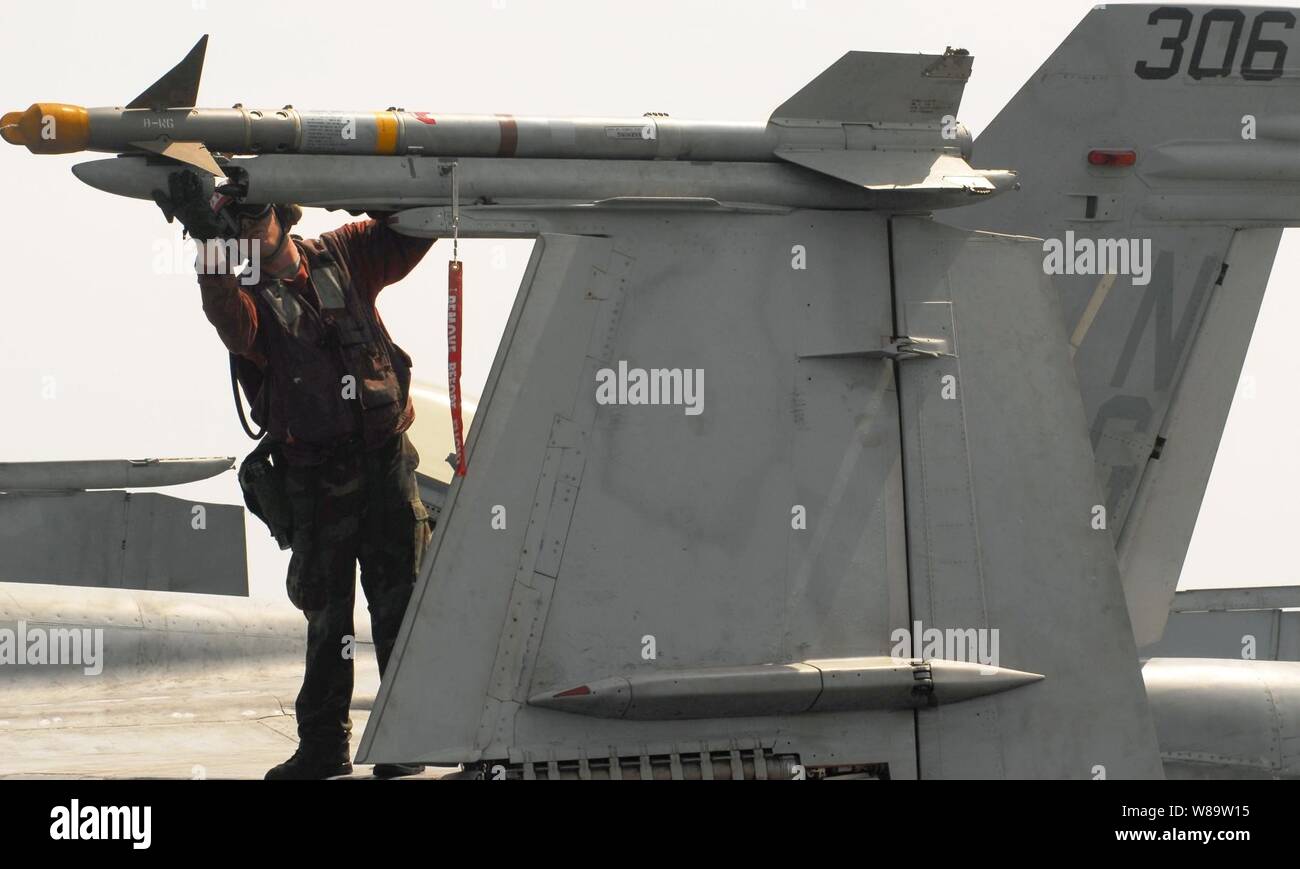 us-navy-petty-officer-2nd-class-daniel-p