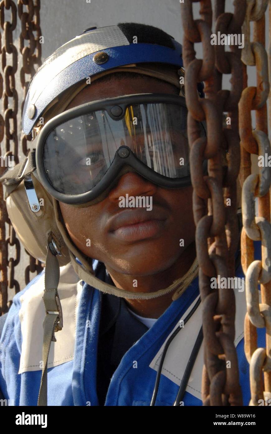 Tie down chains hires stock photography and images Alamy