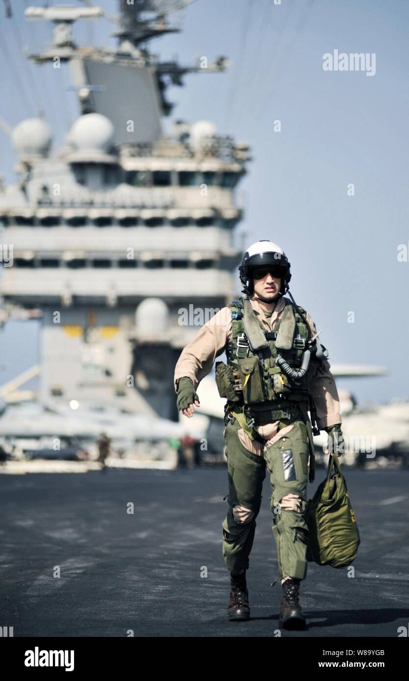 Marine captain william paxton hires stock photography and images Alamy