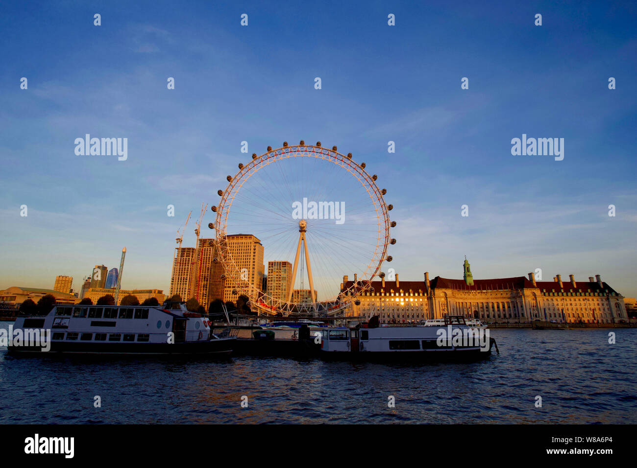 London eye and county hall building hi-res stock photography and images ...