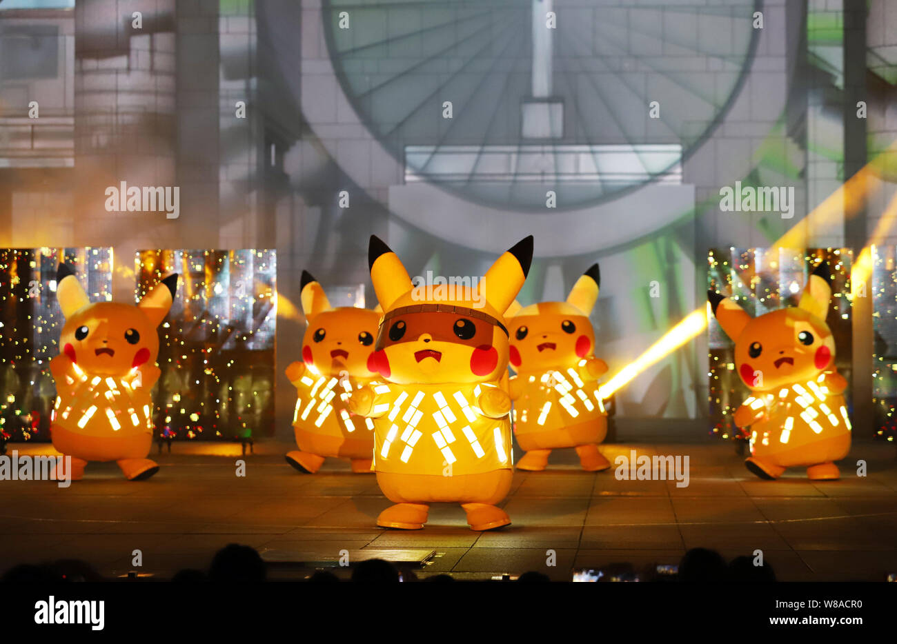 Yokohama Japan 8th Aug 19 Nintendo S Videogame Software Pokemon S Famous Character Pikachu Wearing Led Illuminations Perform