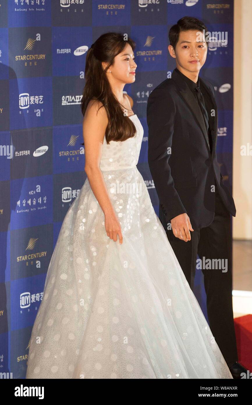 South Korean Actress Song Hye Kyo Left And Actor Song Joong Ki Arrive On The Red Carpet For The 52nd Paeksang Arts Awards Also Known As The Baeksan Stock Photo Alamy