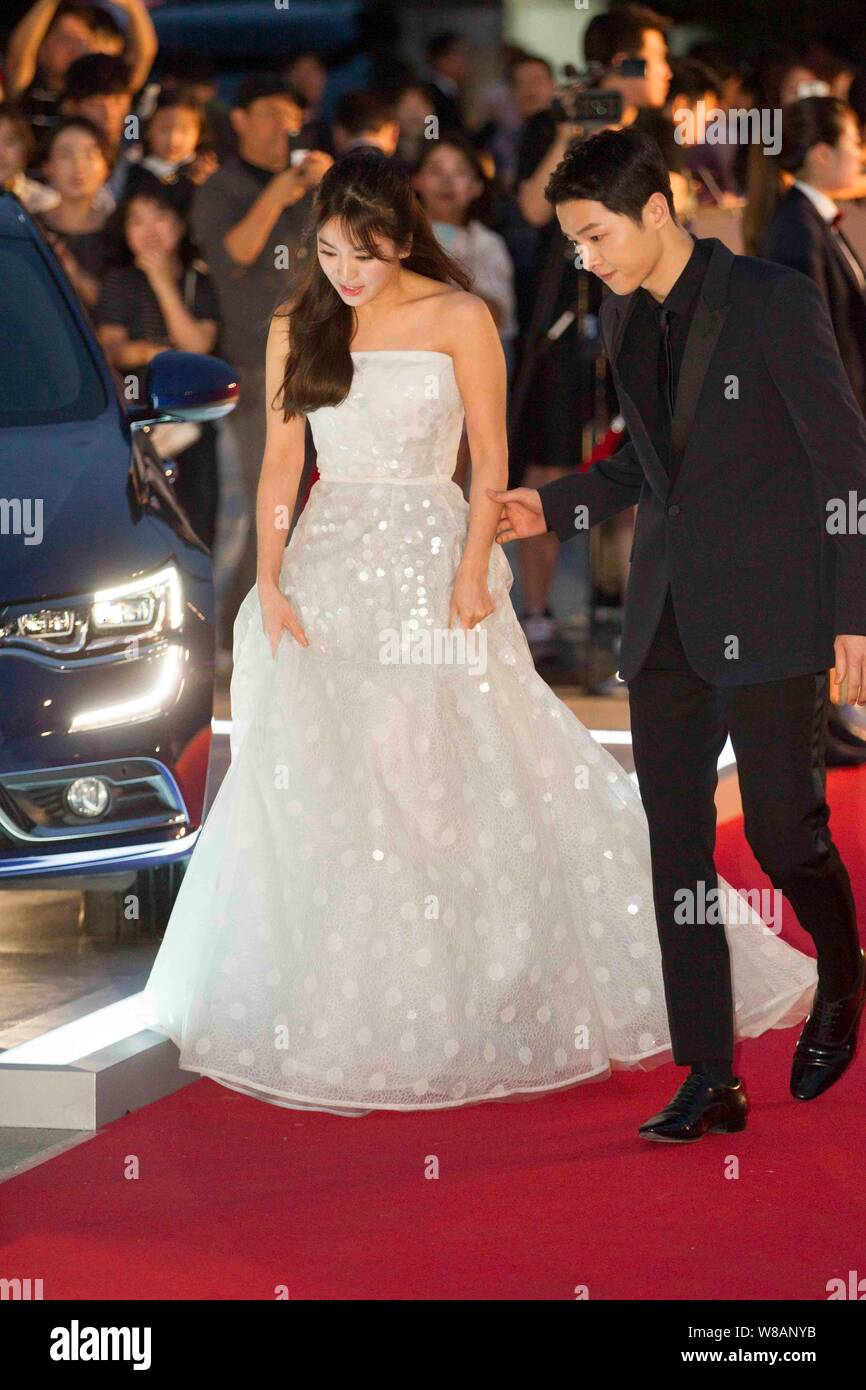 song hye kyo red carpet