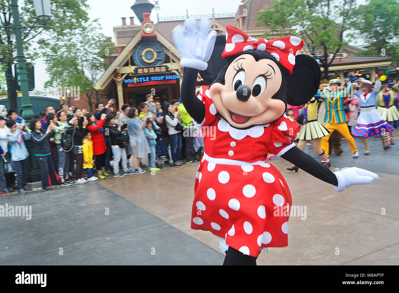 Minnie mouse costume hi-res stock photography and images - Alamy