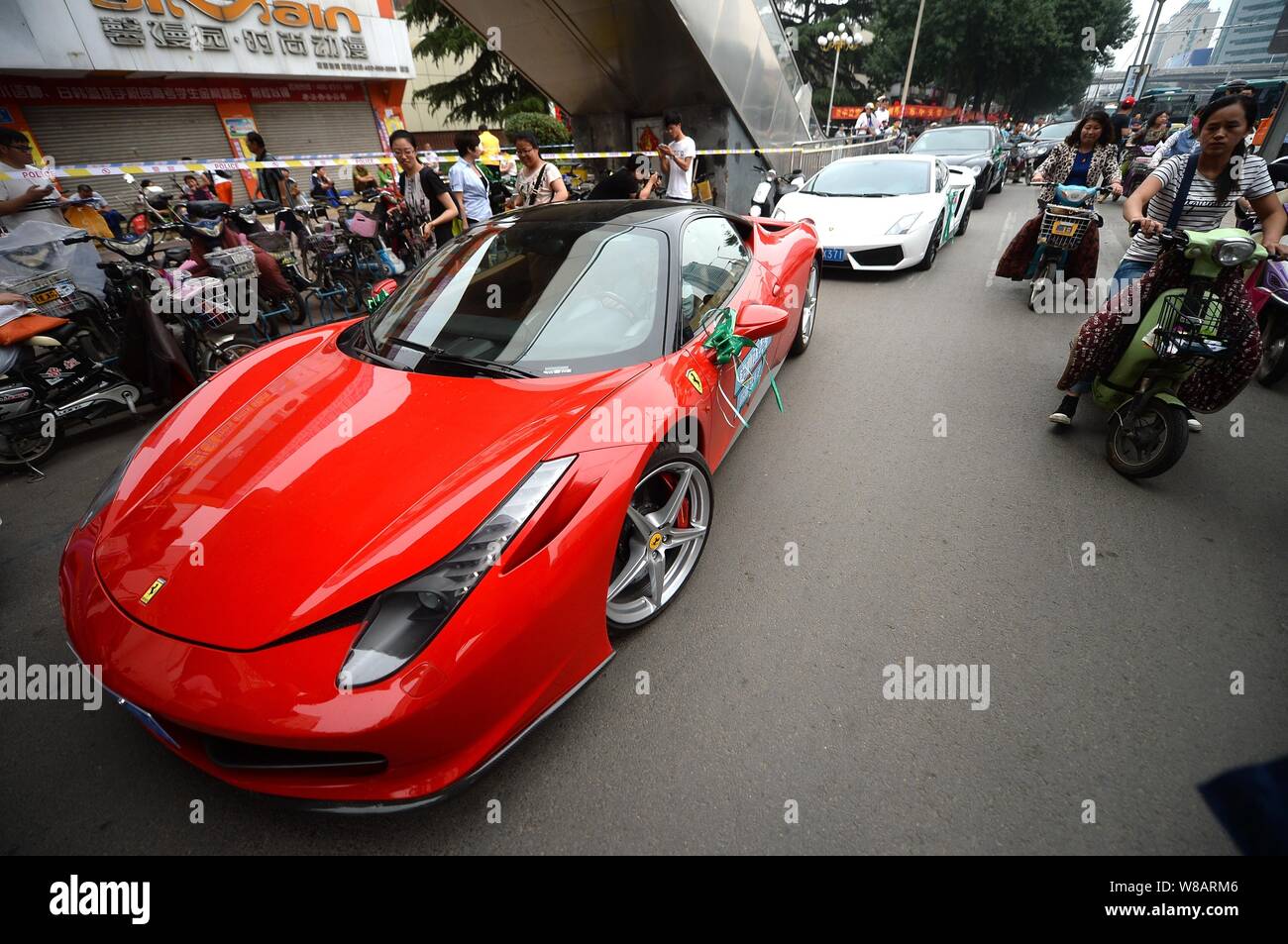 Ferrari 458 Italia Lamborghini Gallardo And Bently Flying