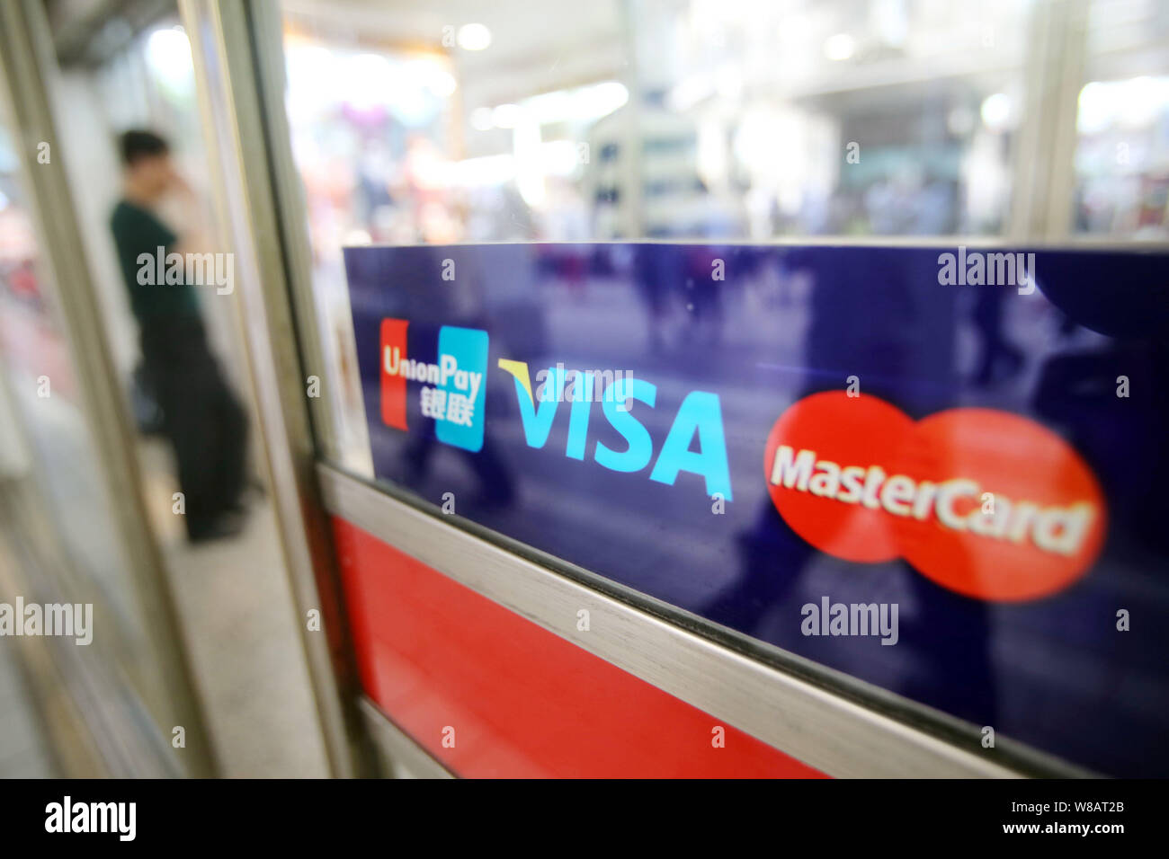 --FILE--The logos of China UnionPay, Visa and MasterCard are displayed ...