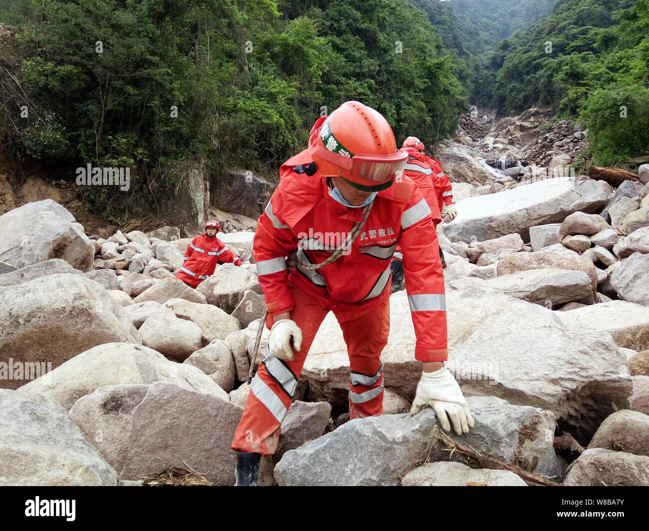 Taining hi-res stock photography and images - Alamy