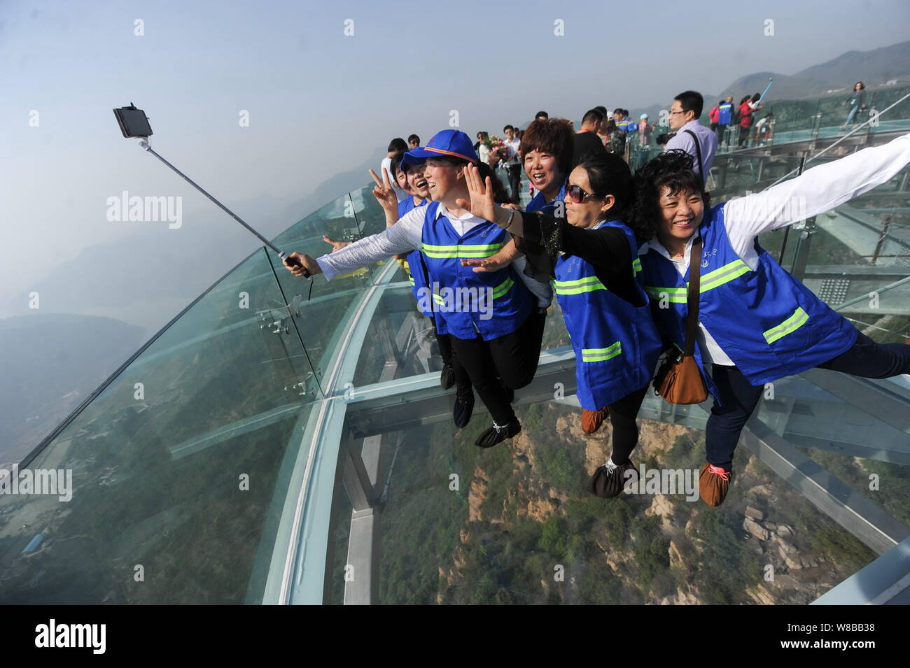 отель в карьере шанхай. отель songjiang intercontinental. интерконтиненталь шанхай вандерленд. хаят гостиница китай бассейн. Kerry shanghai pudong.