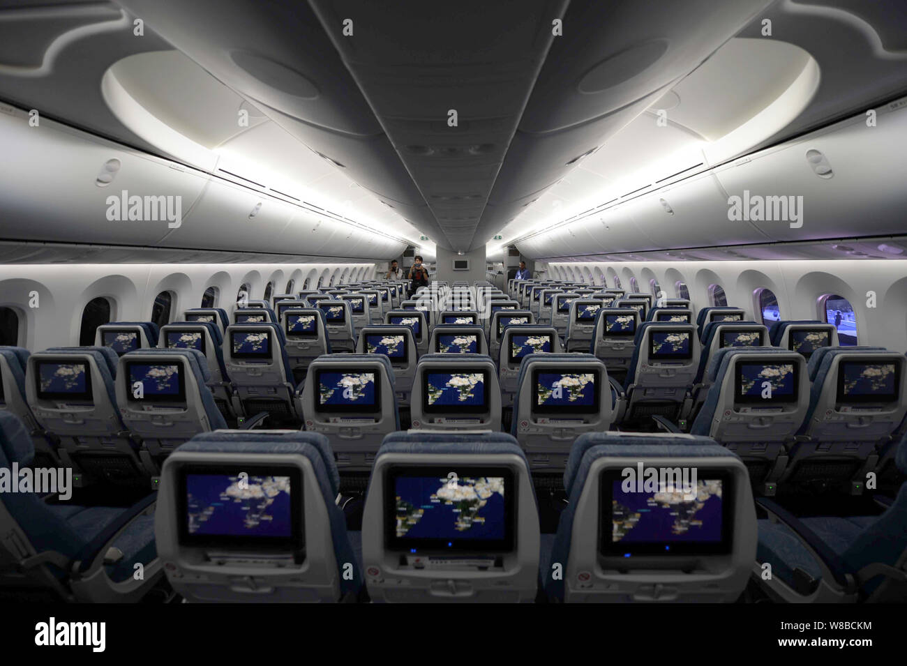 Visitors Take Pictures Of The Interior Of Air China s First Boeing 787 Visitors Take Pictures Of The Interior Of Air China s First Boeing 787