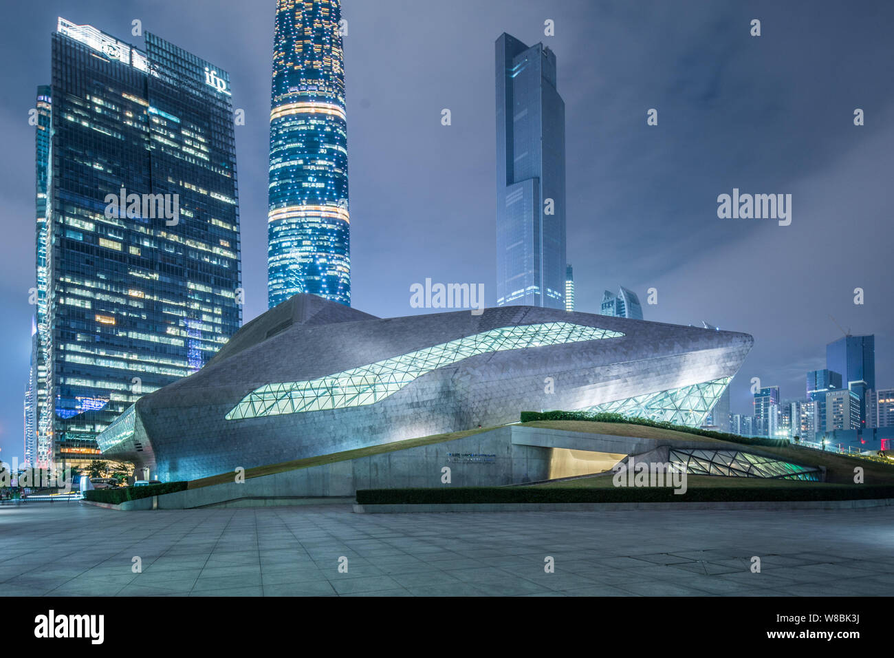 Night view of the Guangzhou Opera House designed by IraqiBritish