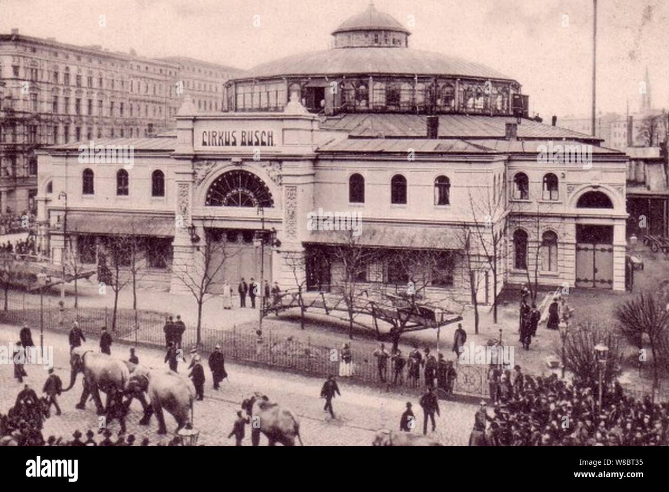 Der Zirkus-Busch-Bau Breslau 1903. Stock Photo