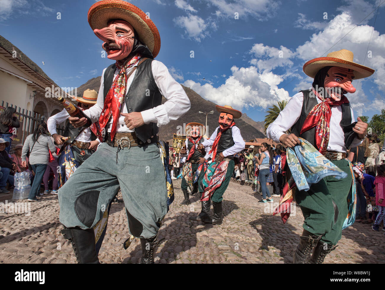Participants at the wild Virgen del Carmen Festival, held in Pisac and  Paucartambo, Peru Stock Photo - Alamy