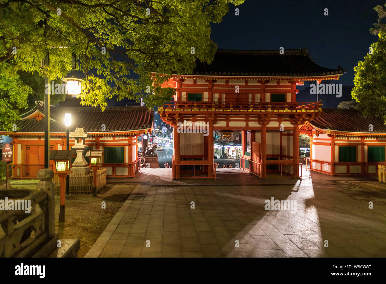 Gion, Japan - April 2, 2019: Quite night at entrance to Yasaka Shrine, one of the popular tourist destinations in the area Stock Photo