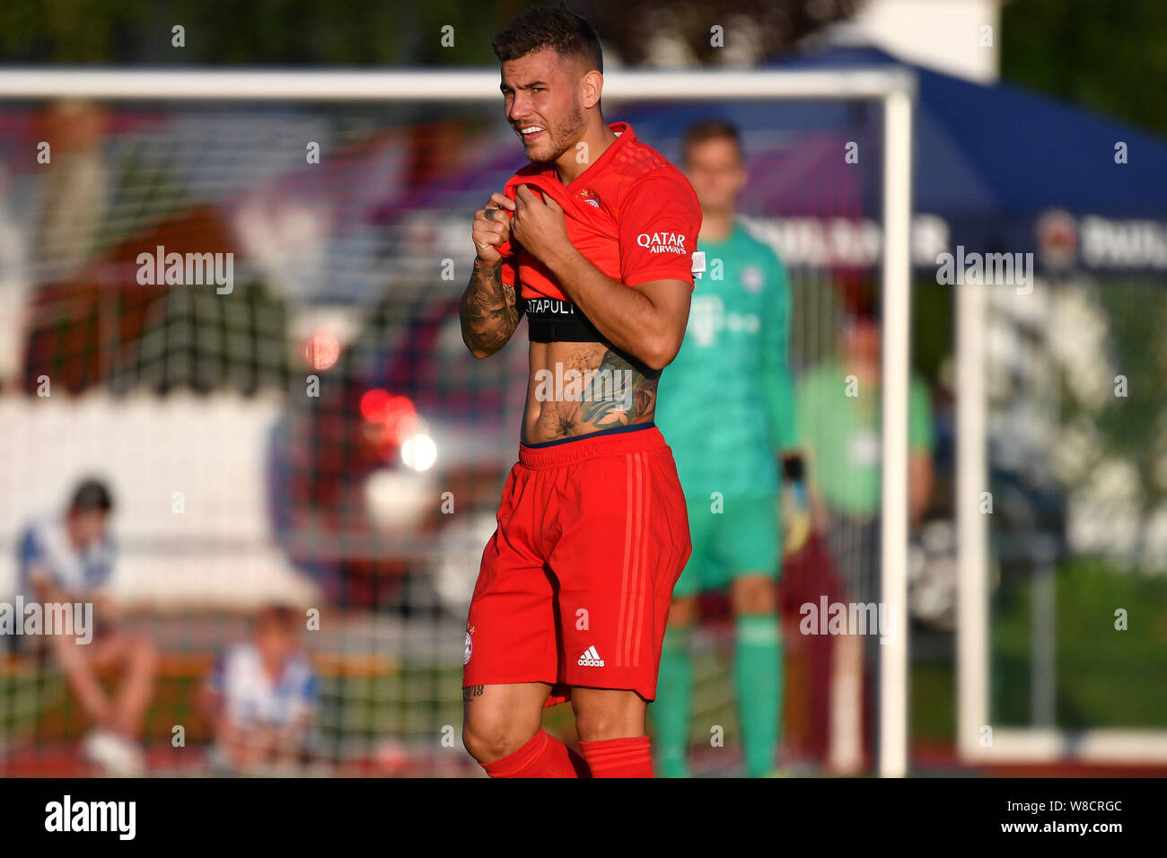 Rottach Egern, Deutschland. 08th Aug, 2019. Lucas HERNANDEZ (Bayern Munich), tattooed, tattoo, tattoo, action, single image, single cut motive, half figure, half figure. Test match FC Rottach-Egern eV - FC Bayern Munich 0-23. Training camp FC Bayern Munich in Rottach Egern/Tegernsee. Soccer 1. Bundesliga, season 2018/2019, on 08.08.2019. | usage worldwide Credit: dpa/Alamy Live News Stock Photo