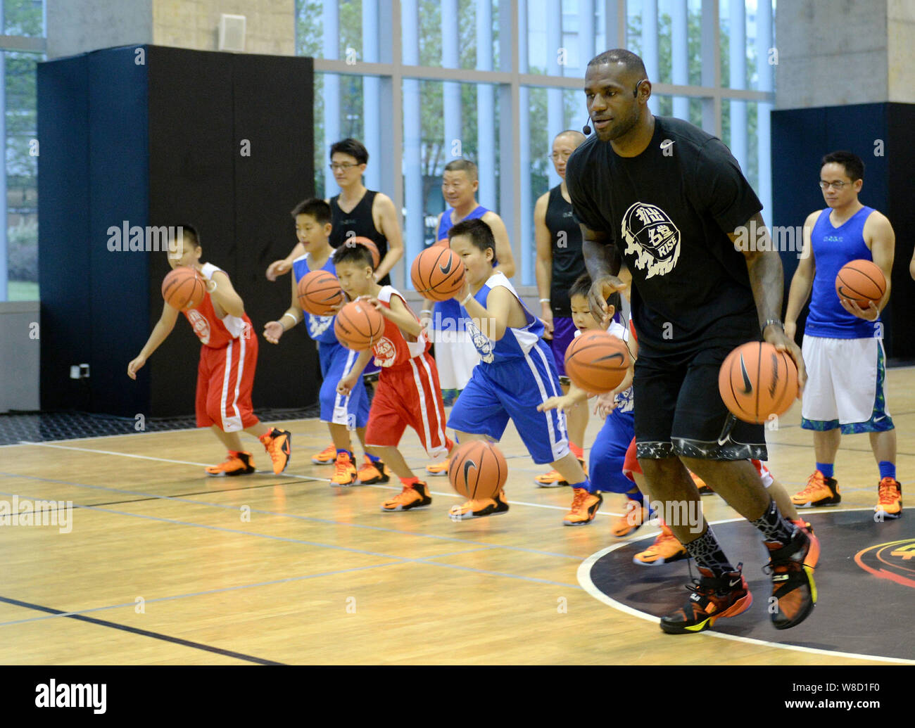 lebron james kid basketball