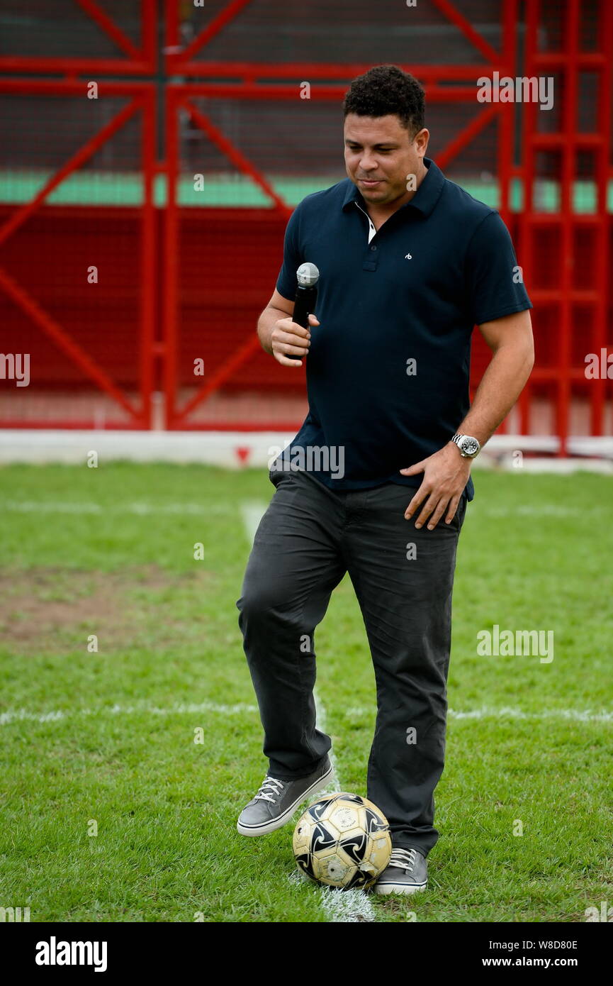 Ronaldo nazario de lima hi-res stock photography and images - Alamy