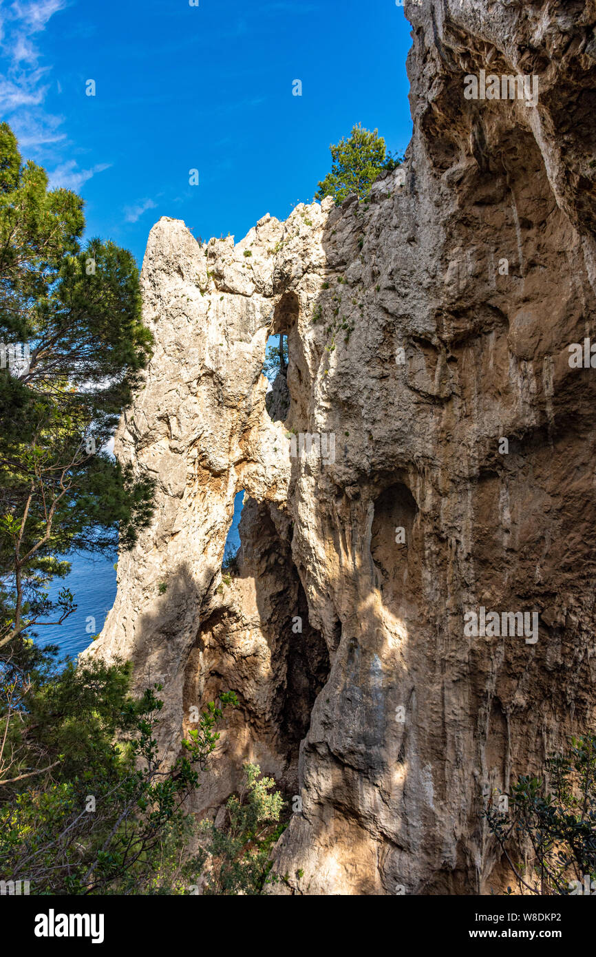 Italy, Capri, panorama and details of the natural arch Stock Photo - Alamy