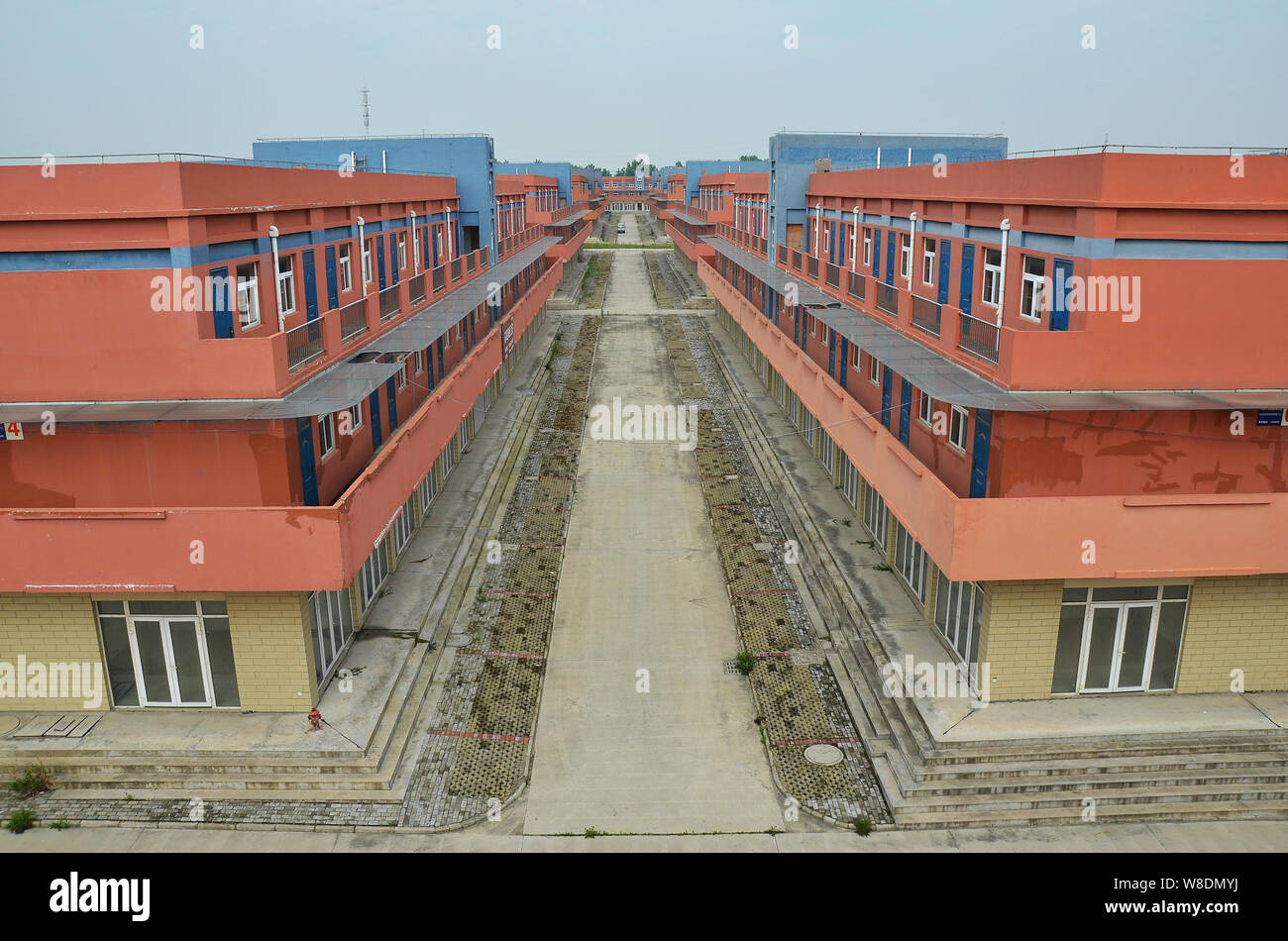 View of newly-built buildings of a rural trading town in Chuzhou city, east China's Anhui province, 17 May 2015.   Yet another large-scale development Stock Photo
