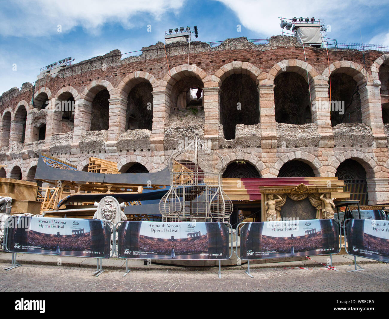 Verona opera festival props hi-res stock photography and images - Alamy