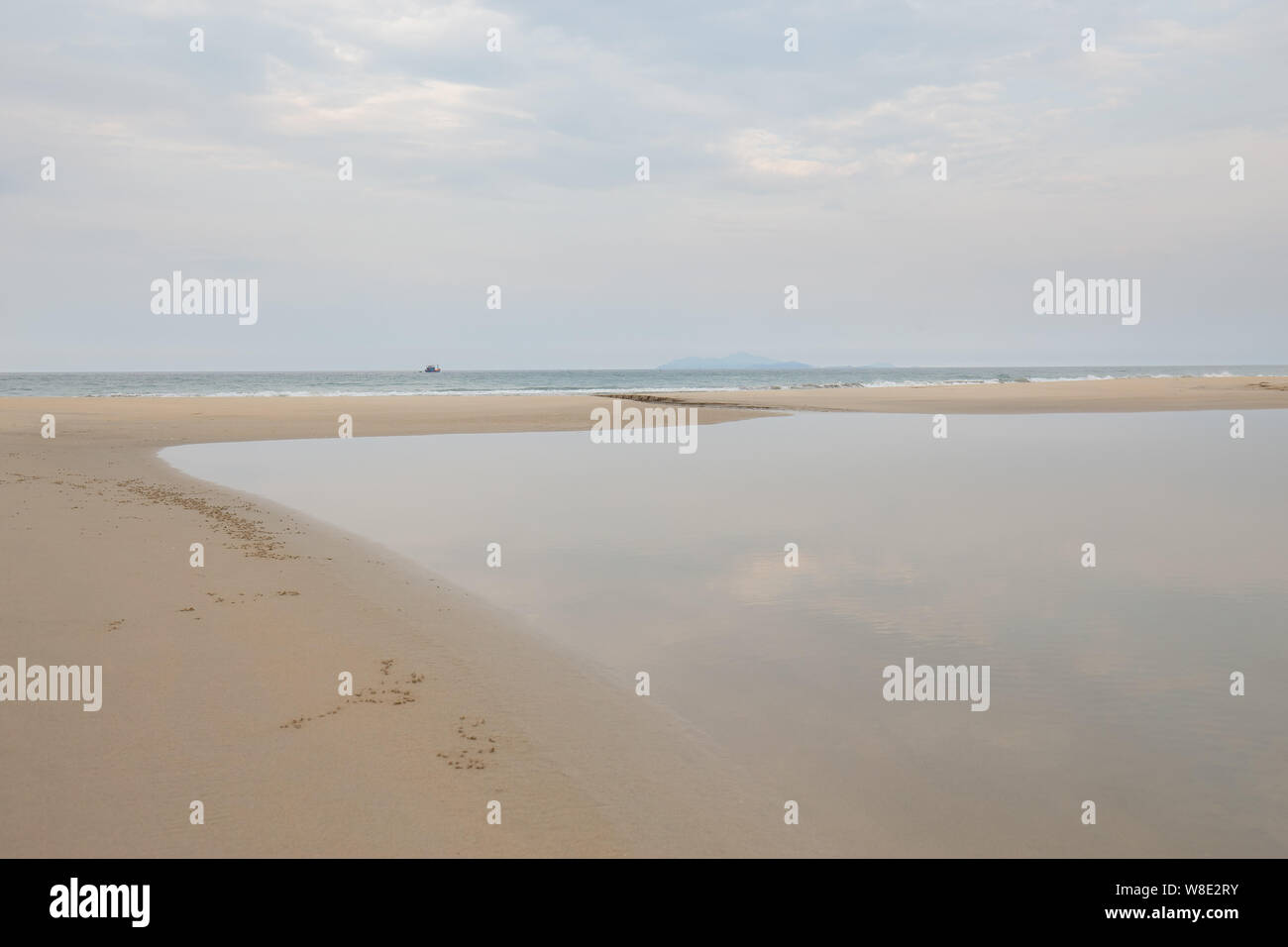 Empty sea and beach background with copy space Stock Photo - Alamy