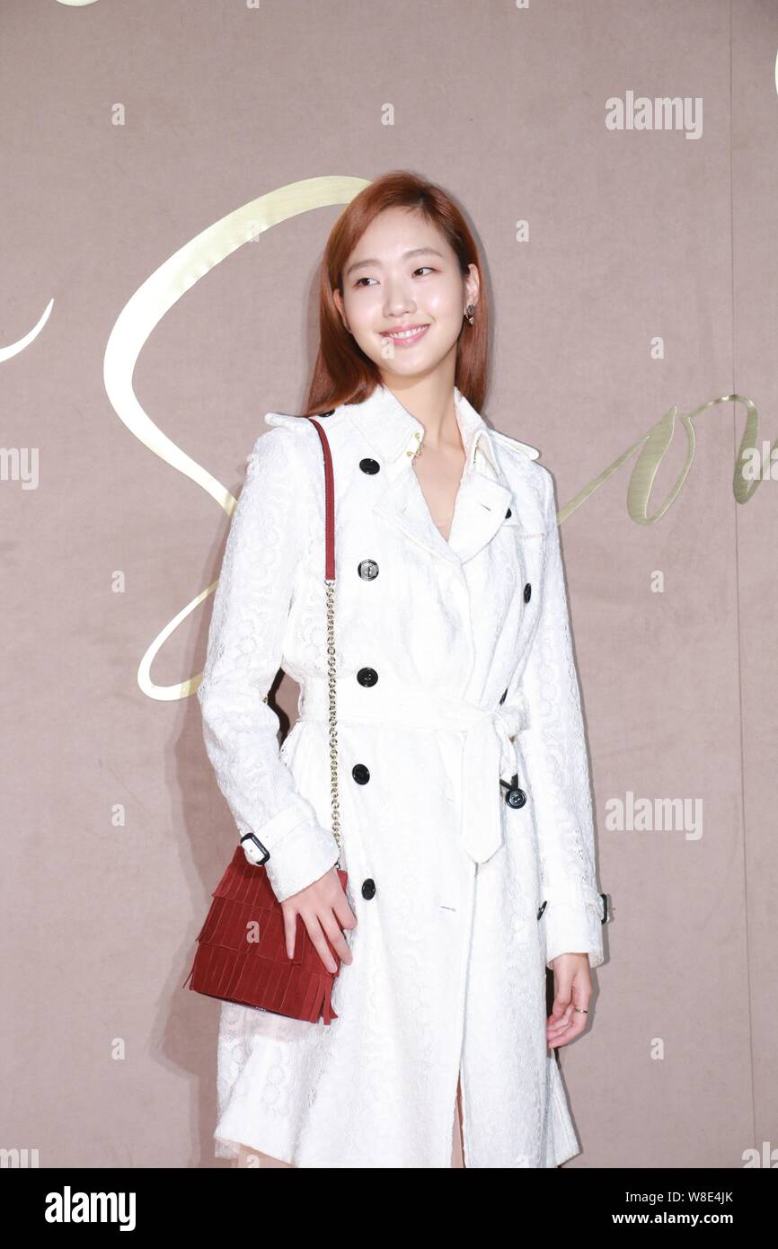 South Korean actress Kim Go-eun arrives for an opening event for the  Burberry flagship store in Cheongdam-dong, Gangnam-gu, Seoul, South Korea,  15 Oct Stock Photo - Alamy