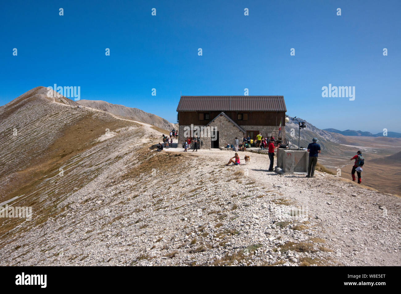 Duca degli Abruzzi refuge (mt 2388), Gran Sasso and Laga Mountains National Park, L'Aquila, Abruzzo, Italy Stock Photo