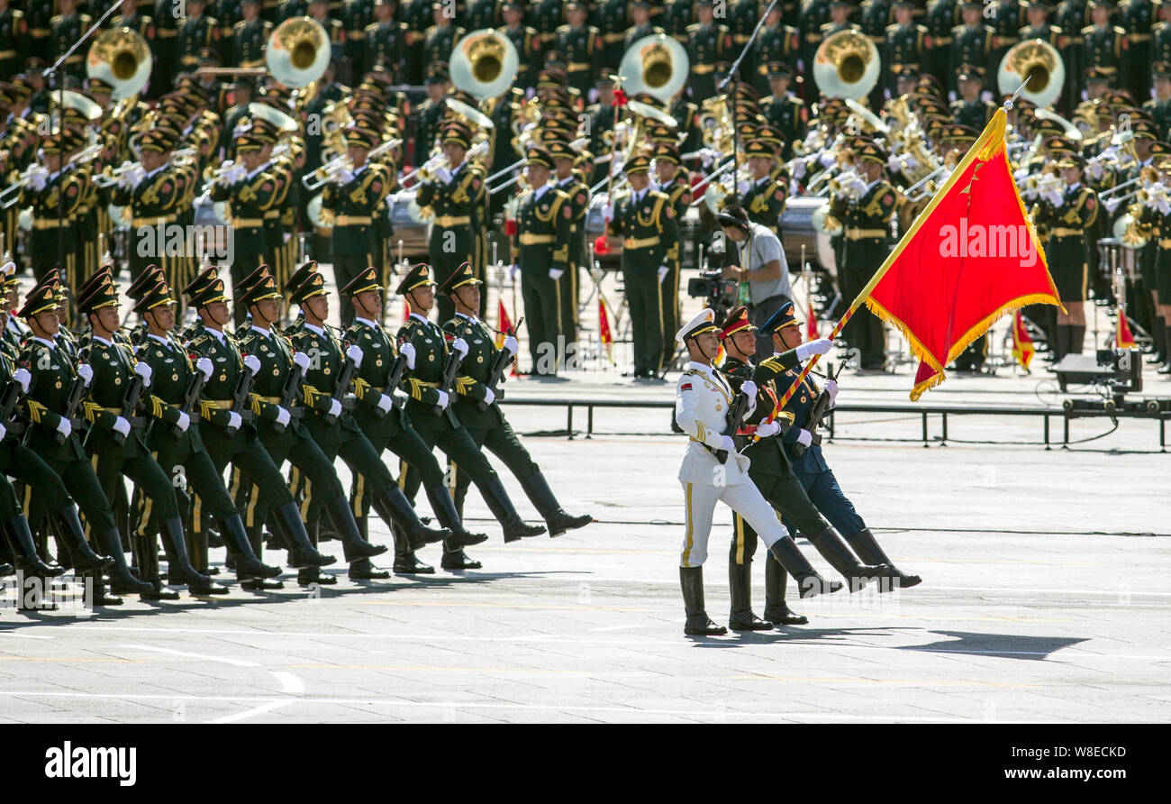 The guard of honor of the Chinese People's Liberation Army's Three ...