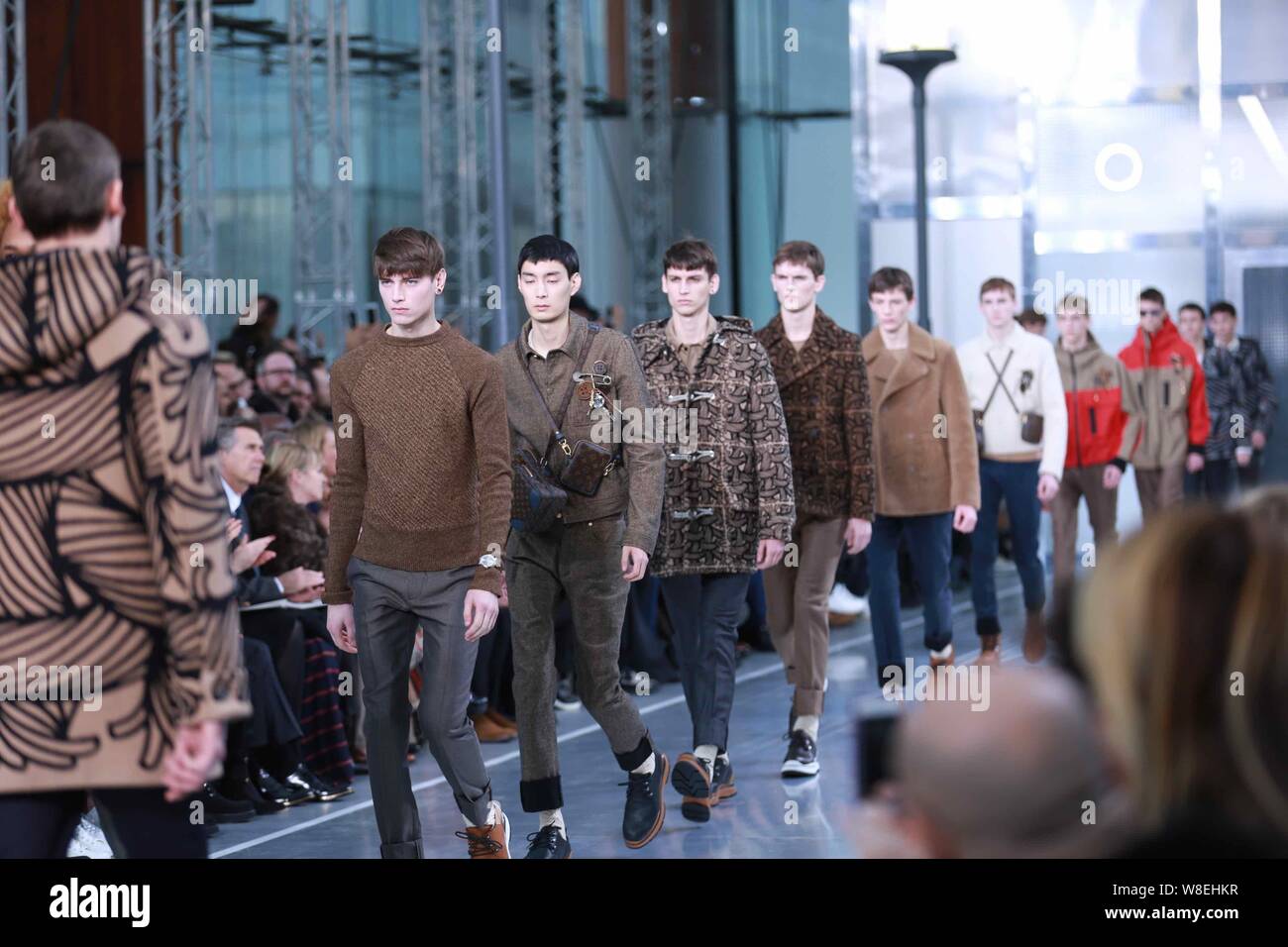 Photo: Louis Vuitton Fashion in Paris - PAR20211005113 