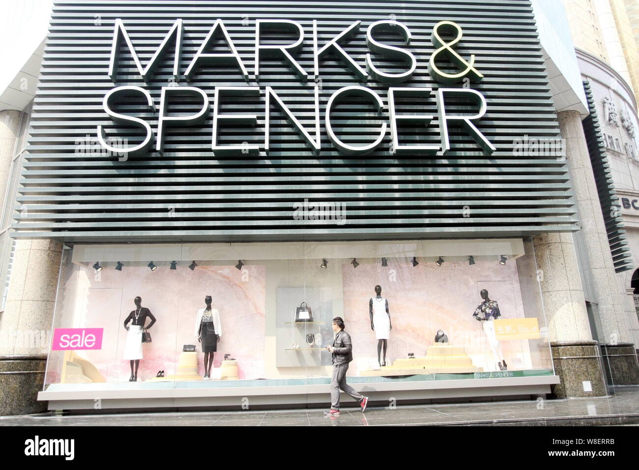 Marks spencer fashion hi-res stock photography and images - Page 5 - Alamy
