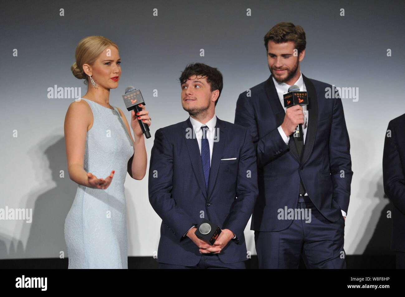 Wie is Josh Hutcherson dating May 2012