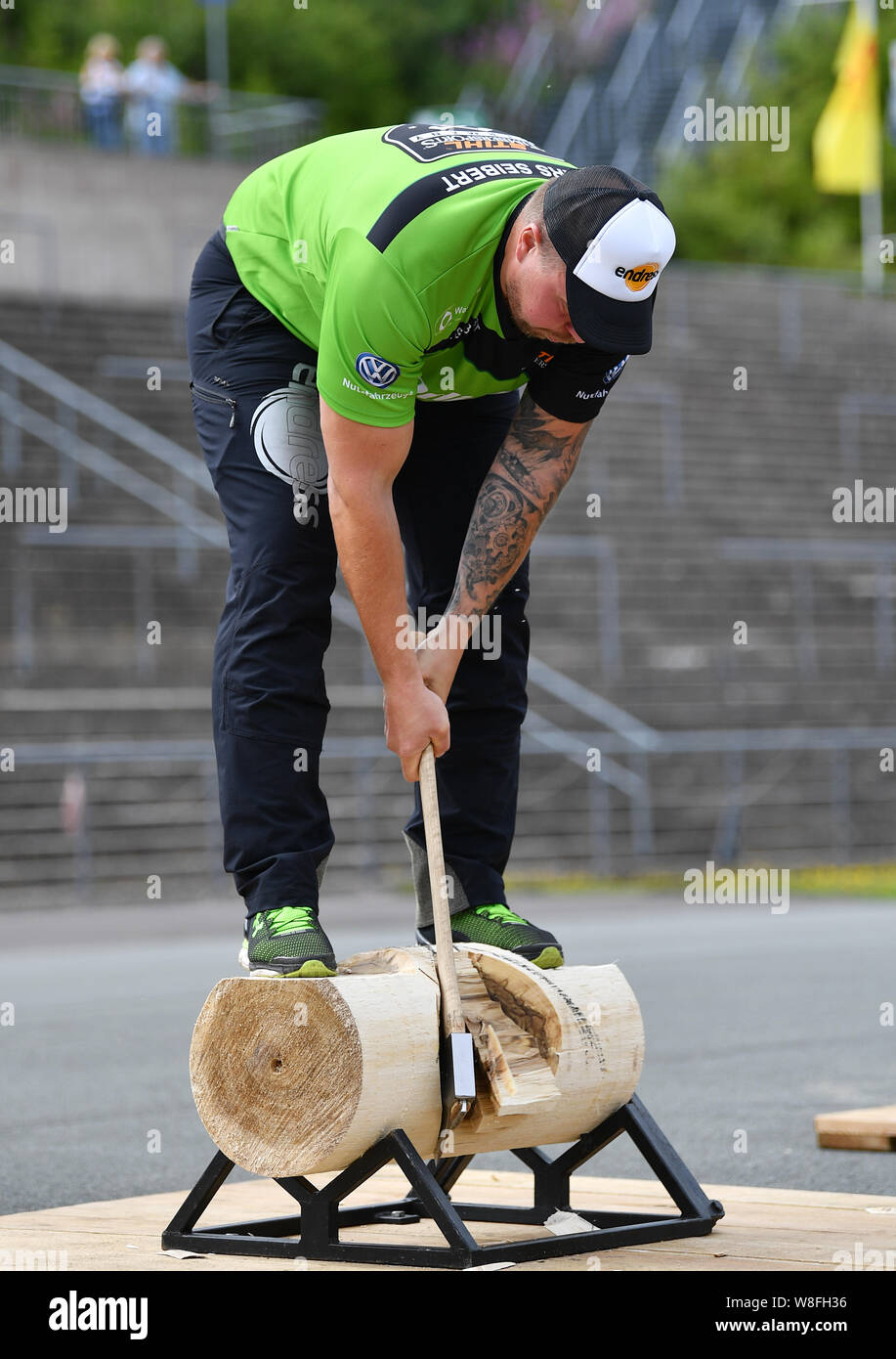 Underhand High Resolution Stock Photography and Images Alamy