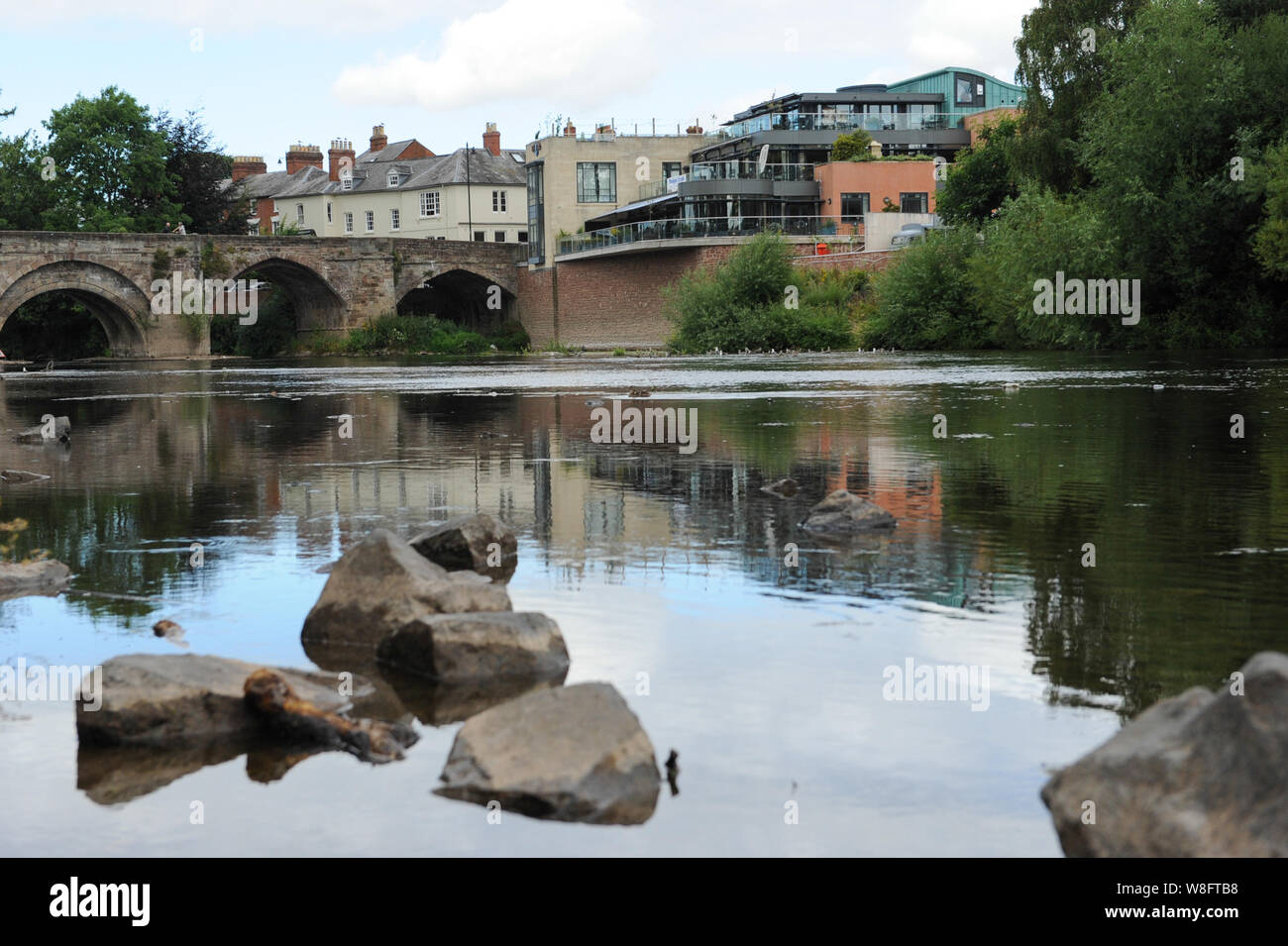 Low water level on the river Wye in Hereford. 31st July, 2018. Stock Photo
