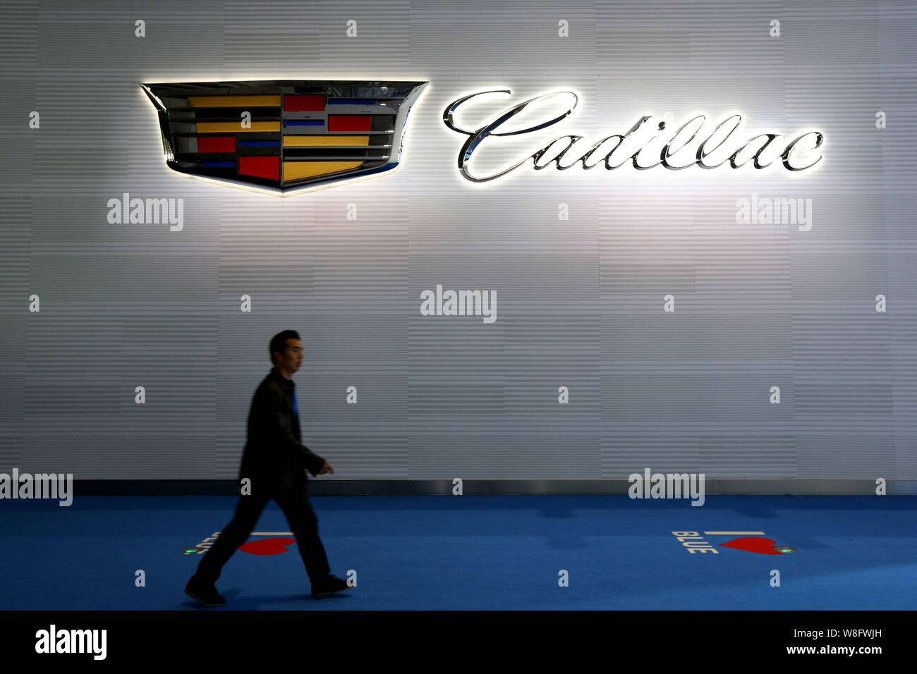 Stand Cadillac High Resolution Stock Photography and Images - Alamy
