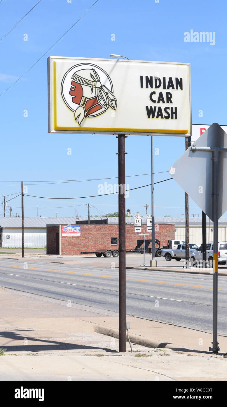 The Indian Car Wash in the small town of Comanche Texas Stock Photo Alamy