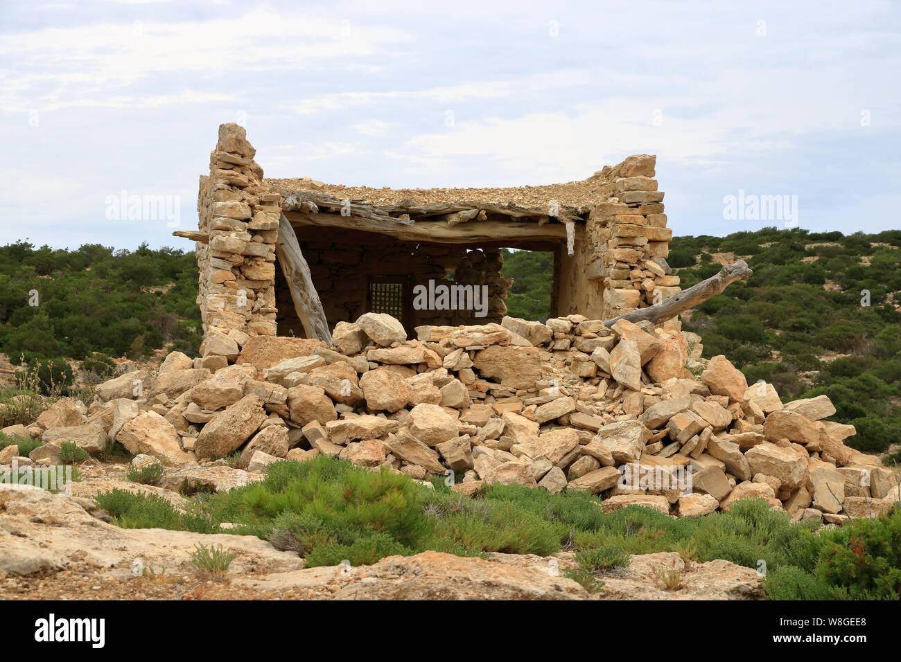 Hiking on Gavdos. Coastal trail to Kap Tripiti. Ruins of a former settlement Stock Photo Alamy