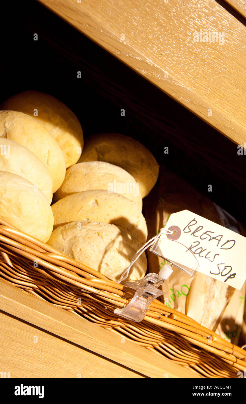 Baskets of bread and rolls hires stock photography and images Alamy
