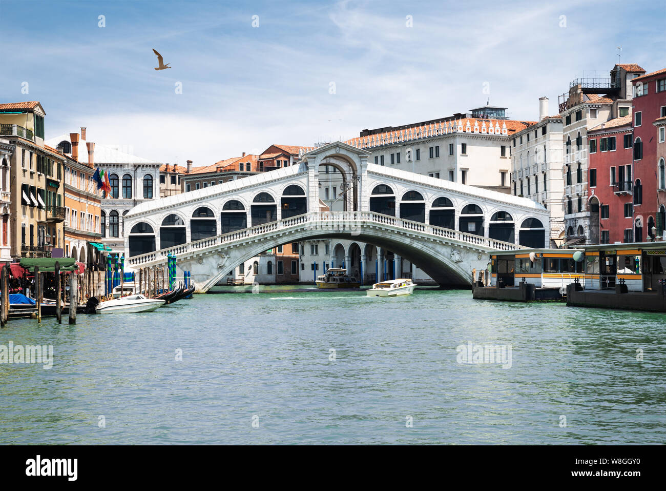 Old bridge in venice hi-res stock photography and images - Alamy