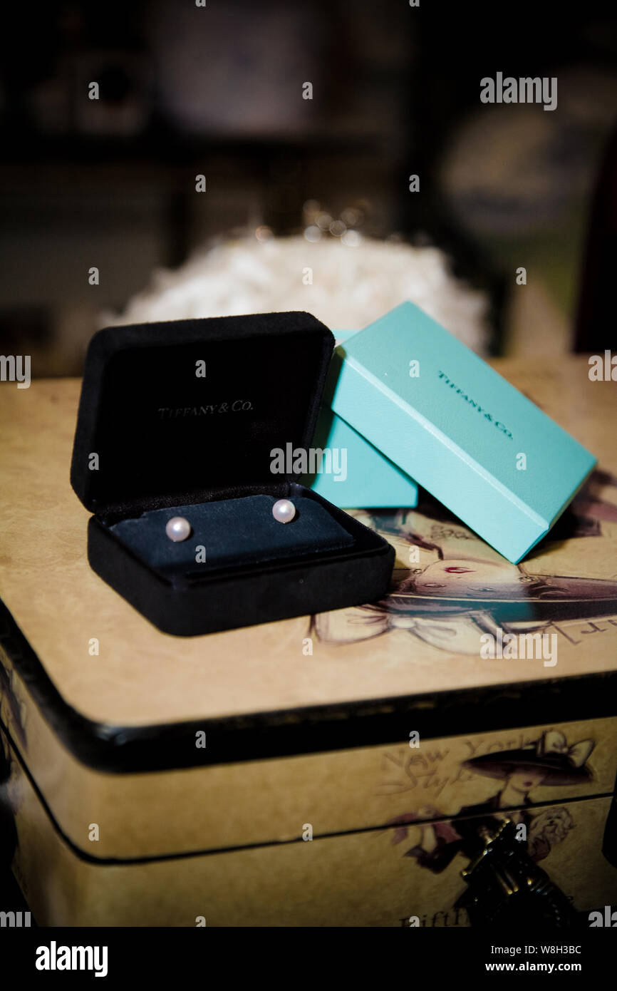 Tiffany \u0026 Co Pearl Earrings Stock Photo 