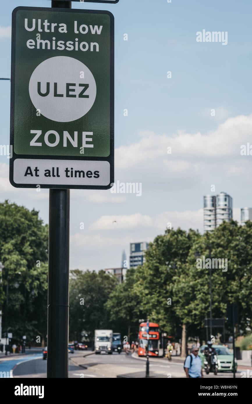 Ulez and congestion charge sign hires stock photography and images Alamy