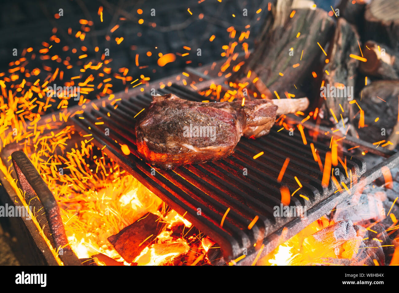 Steak on fire hi-res stock photography and images - Alamy