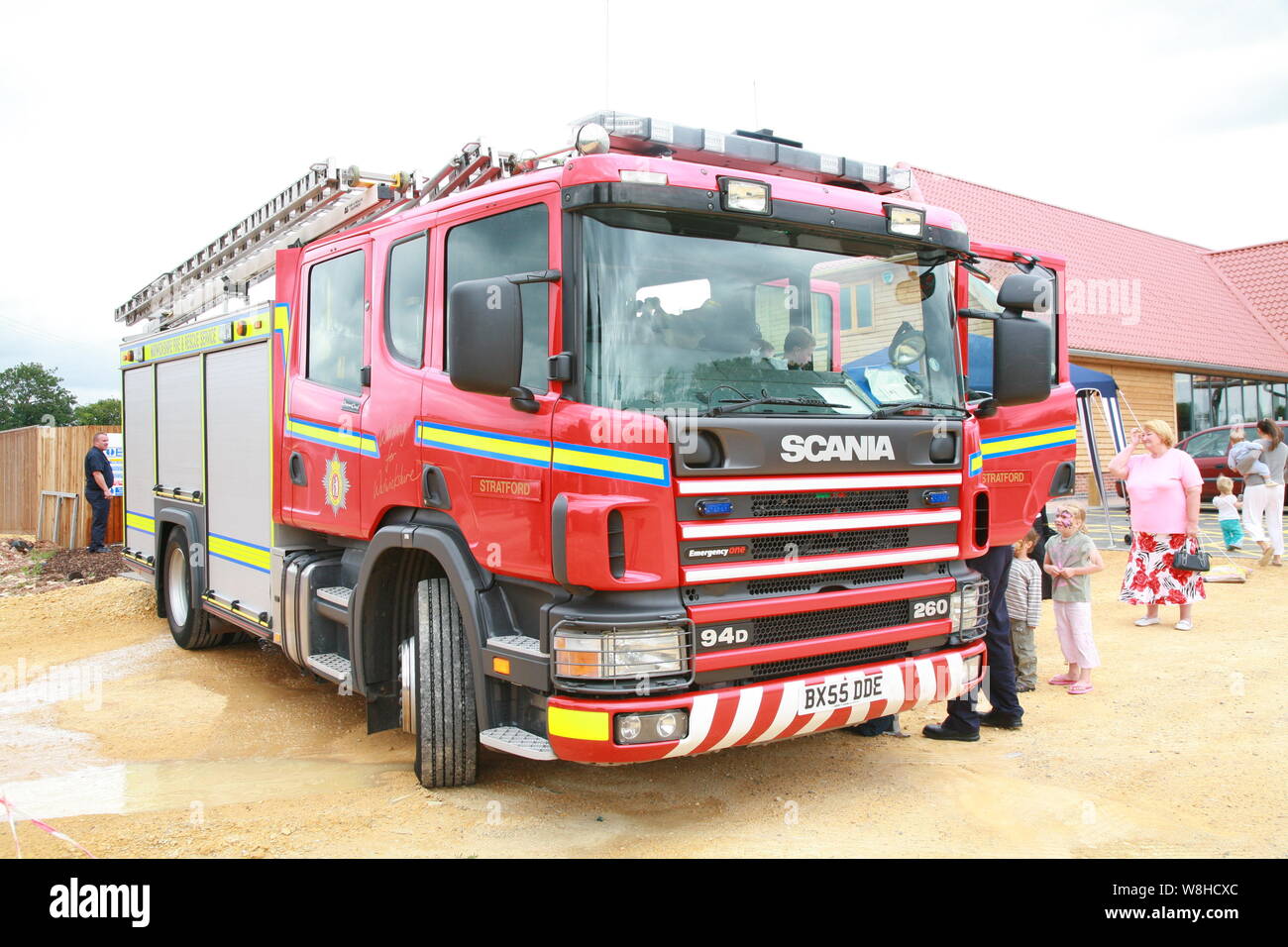 Fireman rescue cat hi-res stock photography and images - Alamy
