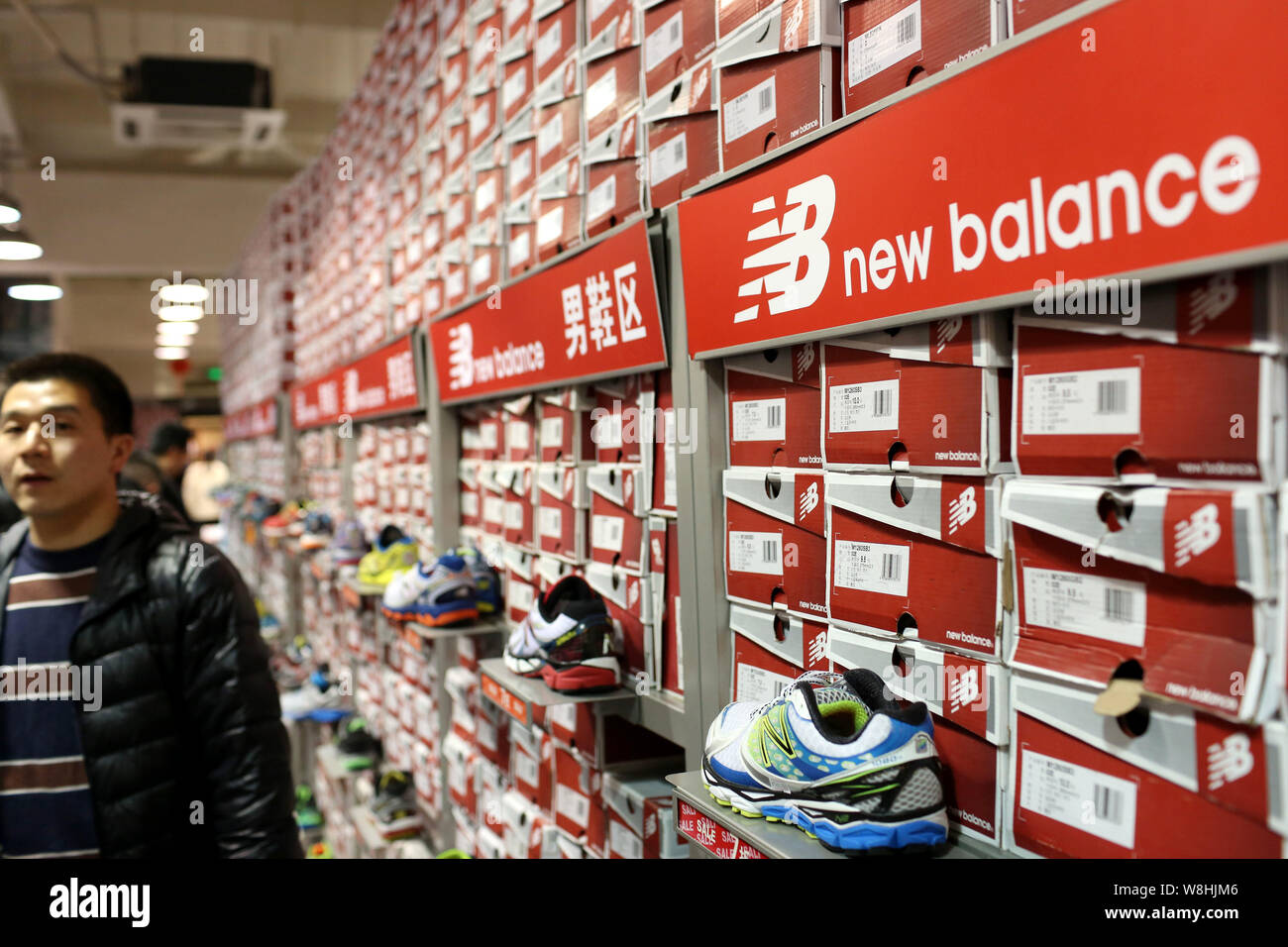 new balance shoe outlet near me