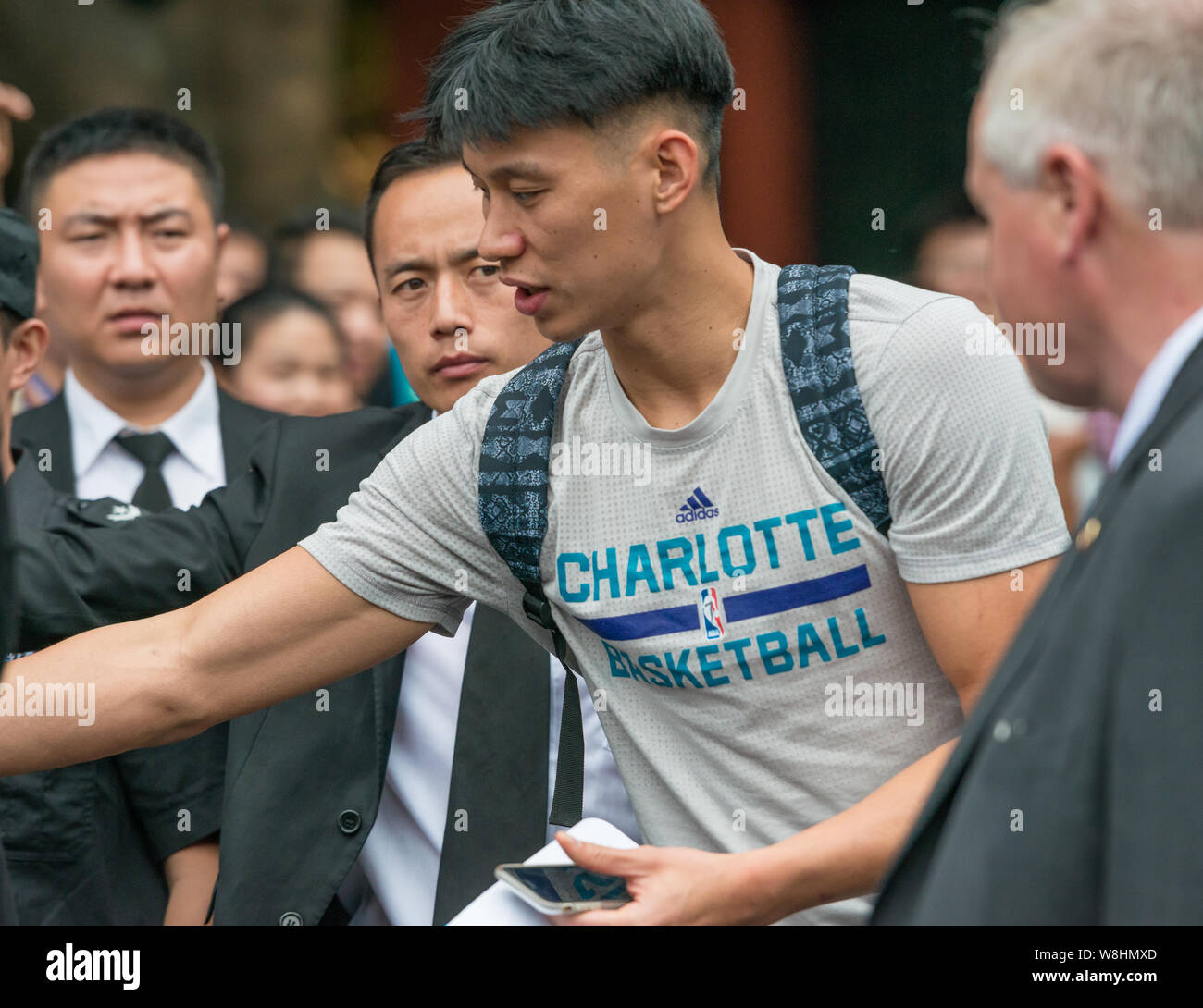 NBA basketball star Jeremy Lin of Charlotte Hornets, center, arrives at the  Shenzhen Sports Stadium for a training session ahead of the 2015 NBA China  Stock Photo - Alamy