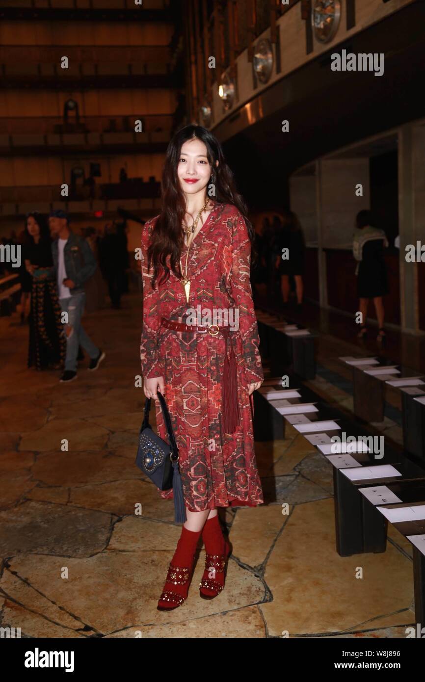 South Korean singer and actress Choi Jin-ri, better known by her stage name  Sulli, attends the Tory Burch fashion show during the New York Fashion Wee  Stock Photo - Alamy