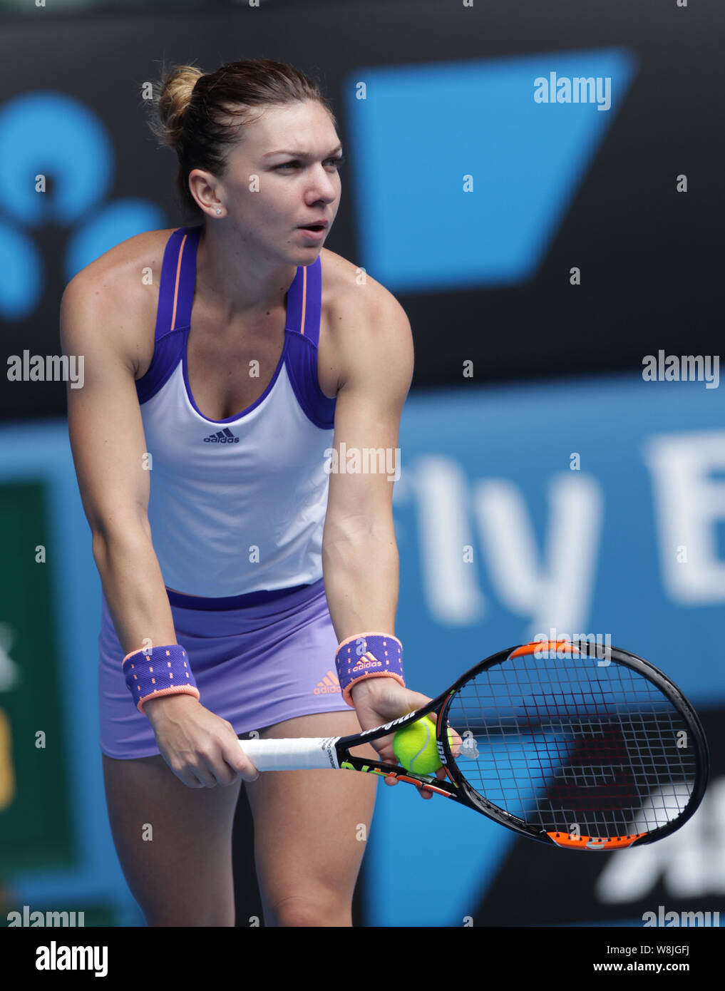 Simona Halep of Romania prepares to serve against Ekaterina Makarova of  Russia in their women's singles quarterfinal match of the 2015 Australian  Open Stock Photo - Alamy