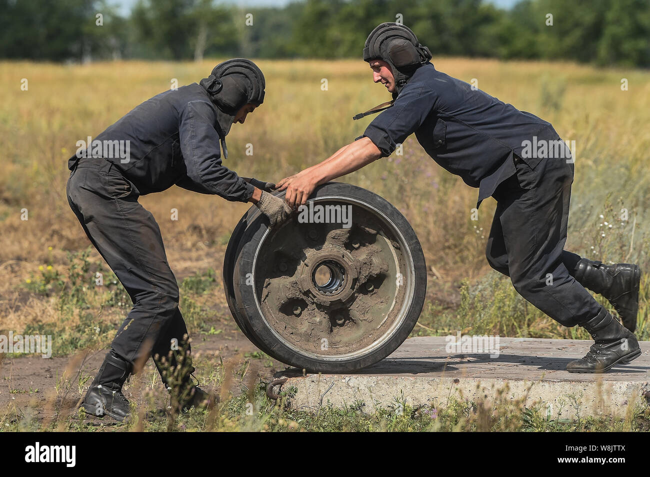 Omsk, Russia. 9th Aug, 2019. Team of Russia competes during the 'Maintenance Battalion' contest during the International Army games 2019 in Omsk, Russia, on Aug. 9, 2019. The International Army Games 2019 is held from Aug. 3 to 17. Credit: Evgeny Sinitsyn/Xinhua/Alamy Live News Stock Photo