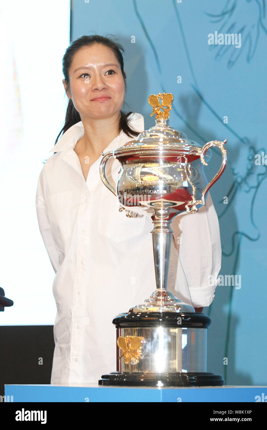 Retired Chinese tennis star Li Na poses during a charity event for pregnant women in Beijing, China, 26 March 2015. Stock Photo