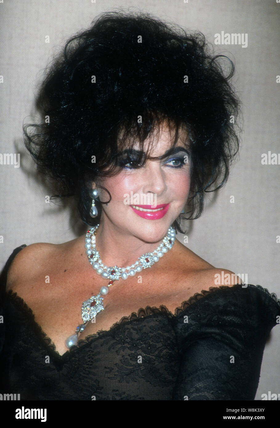 Elizabeth taylor singer hi-res stock photography and images - Alamy