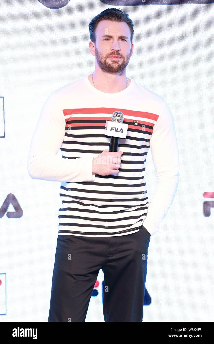 American actor Chris Evans attends a promotional event for FILA sportswear  in Shanghai, China, 17 September 2015 Stock Photo - Alamy