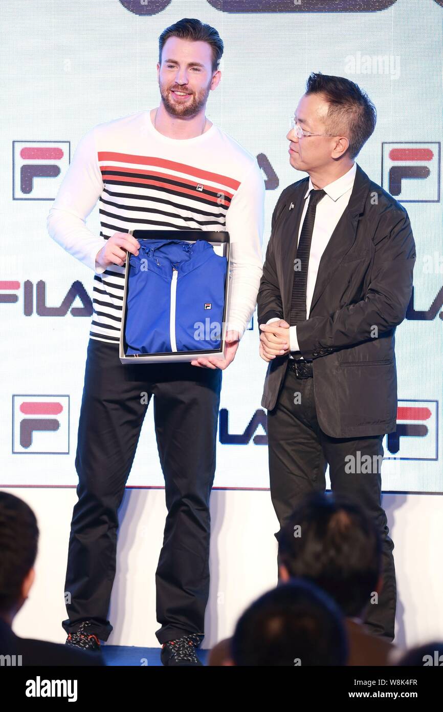 American actor Chris Evans, left, attends a promotional event for FILA  sportswear in Shanghai, China, 17 September 2015 Stock Photo - Alamy